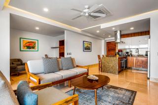 Fantastic oceanfront apartment with balcony, pool & central AC - 5