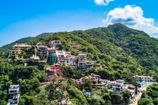 Mismaloya Beach condo with ocean views, on-site pool, grill, & private balcony - 2