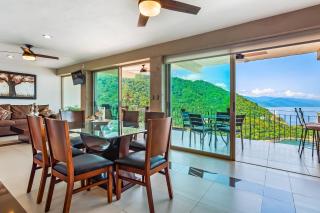 Mismaloya Beach condo with ocean views, on-site pool, grill, & private balcony - 3
