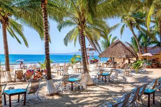 Modern ocean-view stay with pool and rooftop access, large balcony, and AC - 5