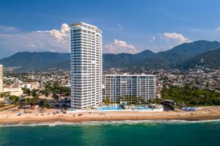 Luxury oceanfront apartment with private balcony, rooftop pool & gym access - 9