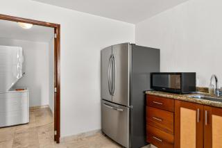 Coastal retreat condo with resort-style pool, hot tub & oceanfront terrace - 3