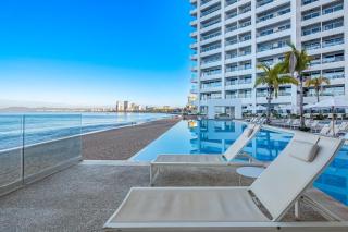 Luxury oceanfront apartment with private balcony, rooftop pool & gym access - 2