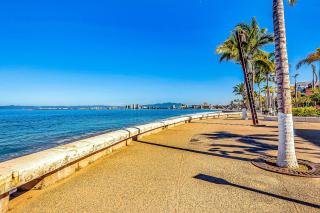 Downtown Malecon beach front, AC, walk to restaurant/bars, rooftop 360 views - 6