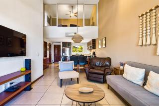Cozy condo with loft, private balcony and gorgeous shared pool - 5