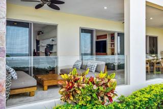 Cozy beachfront apartment with stunning ocean views and resort amenities - 8
