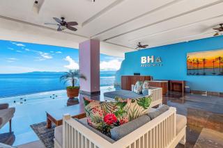 Luxurious upscale condo w/ wraparound oceanfront view & shared pool - 6