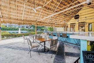 Golf course-adjacent getaway with infinity pool, private plunge pool & balcony - 1