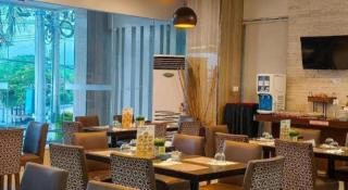 District 21 Hotel - 5