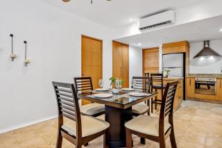 Ocean-view condo with pools, roof deck, lounge, private balcony, & AC - 8