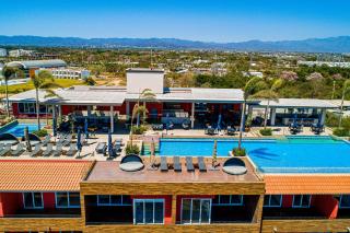 Mountain-view apartment near beach with balcony, rooftop pool, gym, & Ping-Pong - 6