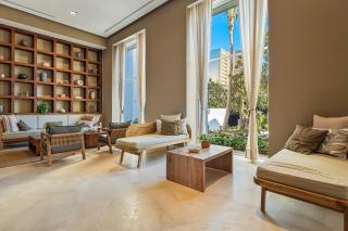Modern oceanfront studio with breathtaking sunsets, heated pools & beach access - 5