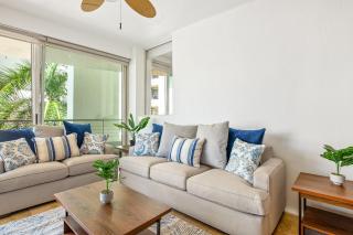 Ocean-view condo with resort pool & sundeck - 3