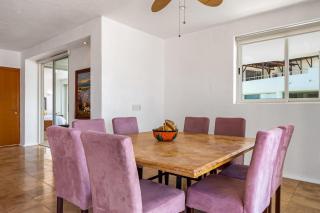 Spacious apartment with ocean views, pool & balcony - 3