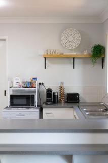 Raceview Retreat - 5