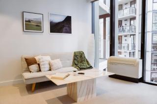 Docklands premium apartment City View Pool Gym - 9