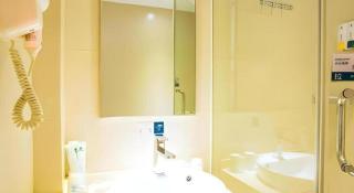 City Comfort Inn Guilin North High Speed Railway Station Square - 2