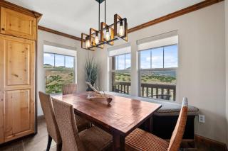Lovely mountain condo w/hot tub & private balcony - 6