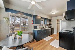 Chic, Mtn Views, Fenced Yard, BBQ, Games, Firepit! - 8