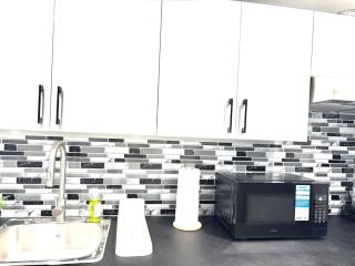 Spacious Suite Parking Self Check In WiFi - 9