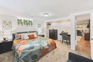 *New* Gorgeous Space w/Big Rooms, Perfect Location - 4