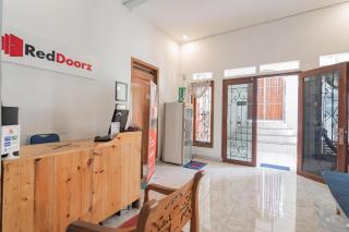RedDoorz near Exit Toll Tanah Baru Bogor - 3