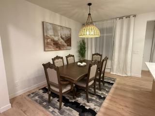 Modern Haven Retreat 3BR 2 and Half Bath 12min to WEM 10min to Big Lake and Lois Hole Park - 4