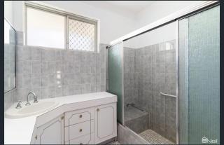 Room in a farm house near Kelmscott Train Station - 2