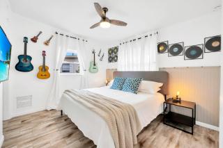 2 Homes - 4 MN to Madiera BCH - Hottub - HTD Pool - 4
