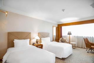 Crowne Plaza Qingdao by IHG - 9