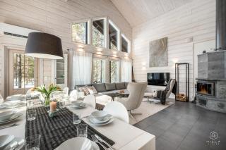 Arctic Sving Retreat by Hilla Villas - 2