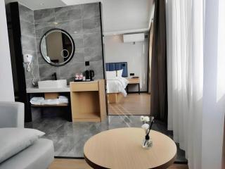 GreenTree Inn Express Qingdao Jiaodong International Airport - 4