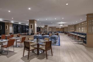 Hilton Geneva Hotel and Conference Centre - 1