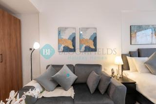 Relaxing Stu in Oasis Masdar City - 3