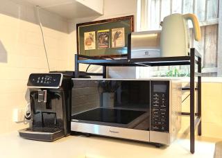 Spacious Aloha Suite with Full Kitchen, Southland, Golf Nearby - Highett - 3
