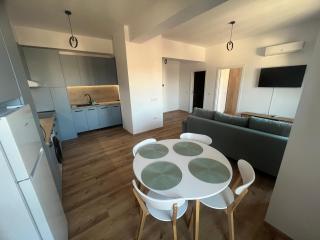 Ultracentral Blue Apartment with Free Parking - 5