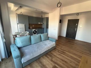 Ultracentral Blue Apartment with Free Parking - 2