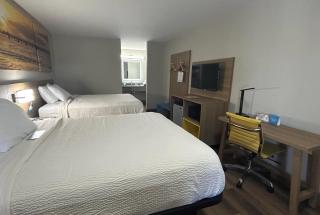 Days Inn by Wyndham Royston - 4