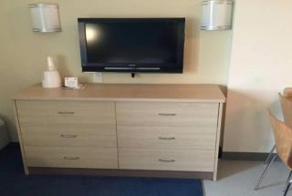 Super 8 by Wyndham Estevan - 1