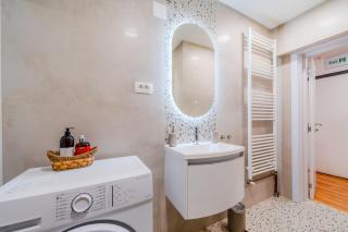 Peaceful Nest In City Center - Happy Rentals - 2