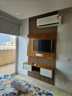 Elite Highway Suite 1 BHK - 4