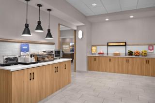 Hampton Inn Crossville - 4