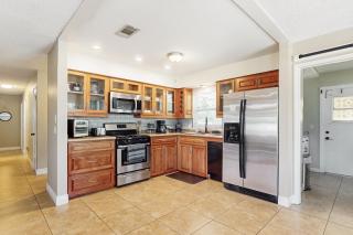 2403 Auburn Dr - 1