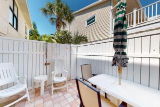 7904 Ridgewood Ave - 3