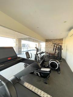 La Maria Rentals - Stay Across SM City, 2 Double Beds with Wi-Fi - 7