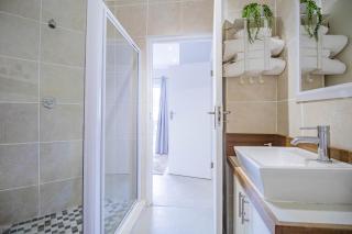 Cousins Cove Strand - 4