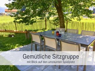 Bauernhof Finkel - Ferienwohnungen mit Balkon - Bergsicht - Traktor mitfahren - Tiere streicheln - entspannter Familienurlaub - zentrale Lage nahe Oberstdorf - 4