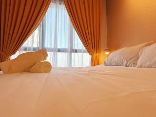 Lux 3BR2B8Pax Equine MRT L Shape Kitch 10min2 IOI - 1