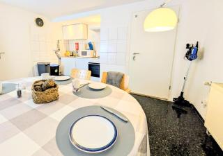 Monteurswohnung Kassel Ferienwohnung Kiwi Parkplatz Küche 1- 4 Personen EG Modern - 4