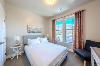 Premium 3BR Suite for Family & Friends Waffles too - 6